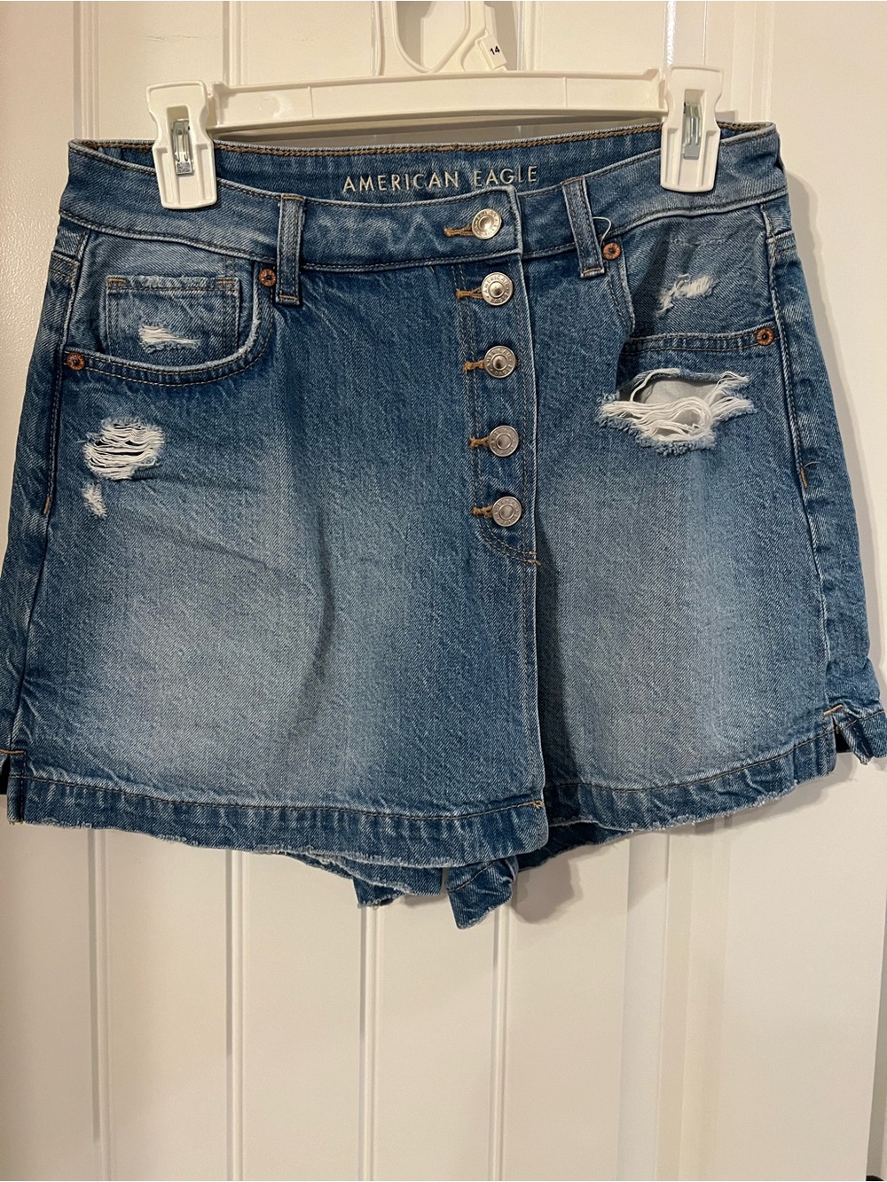 American Eagle Distressed Button-Front Denim Skorts
